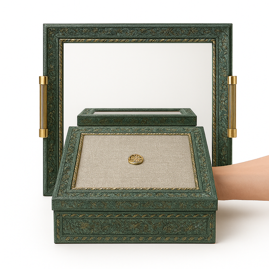Tray Set Including Tray and Container