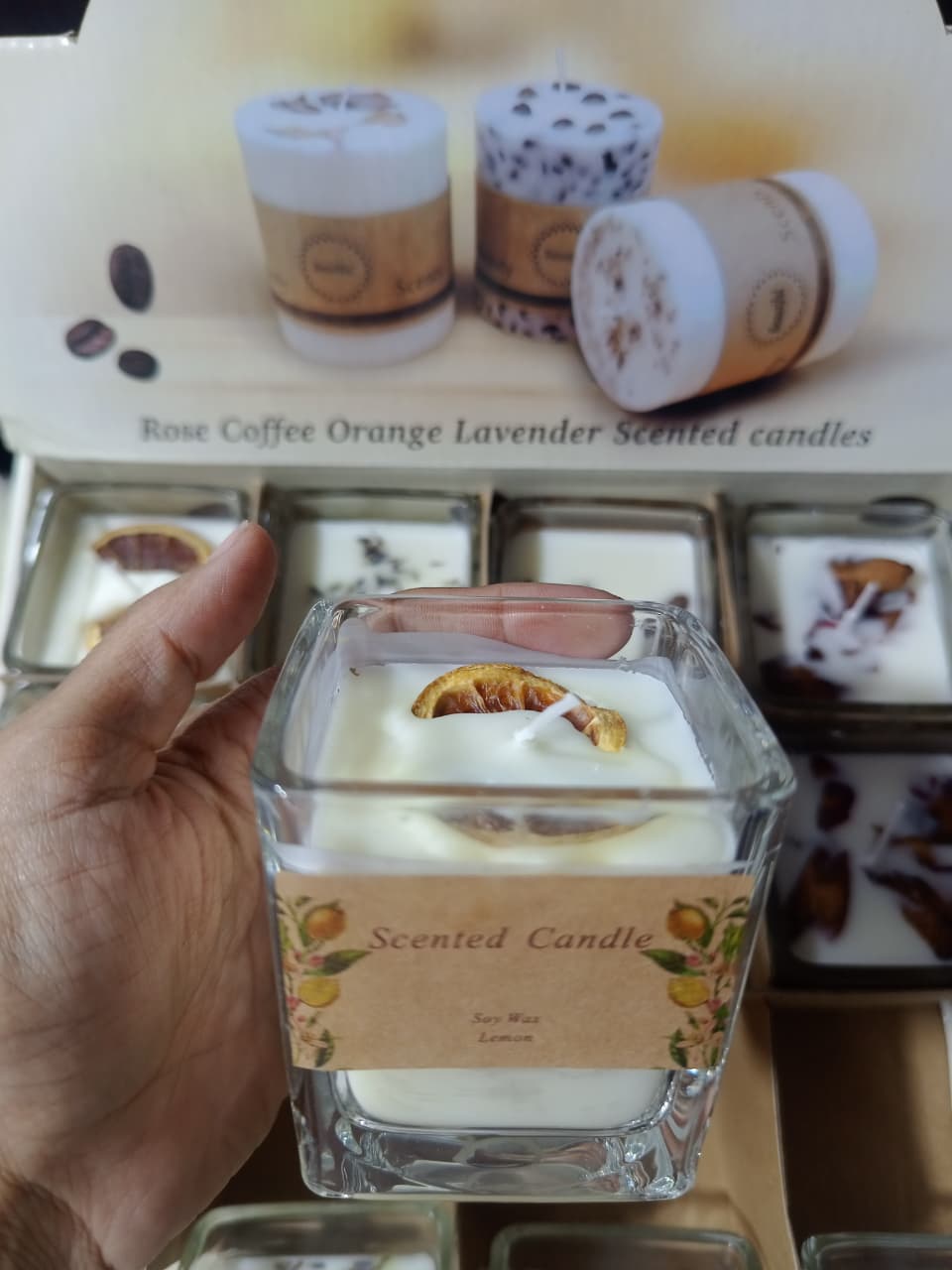 شمعة عطرية حجم وسط