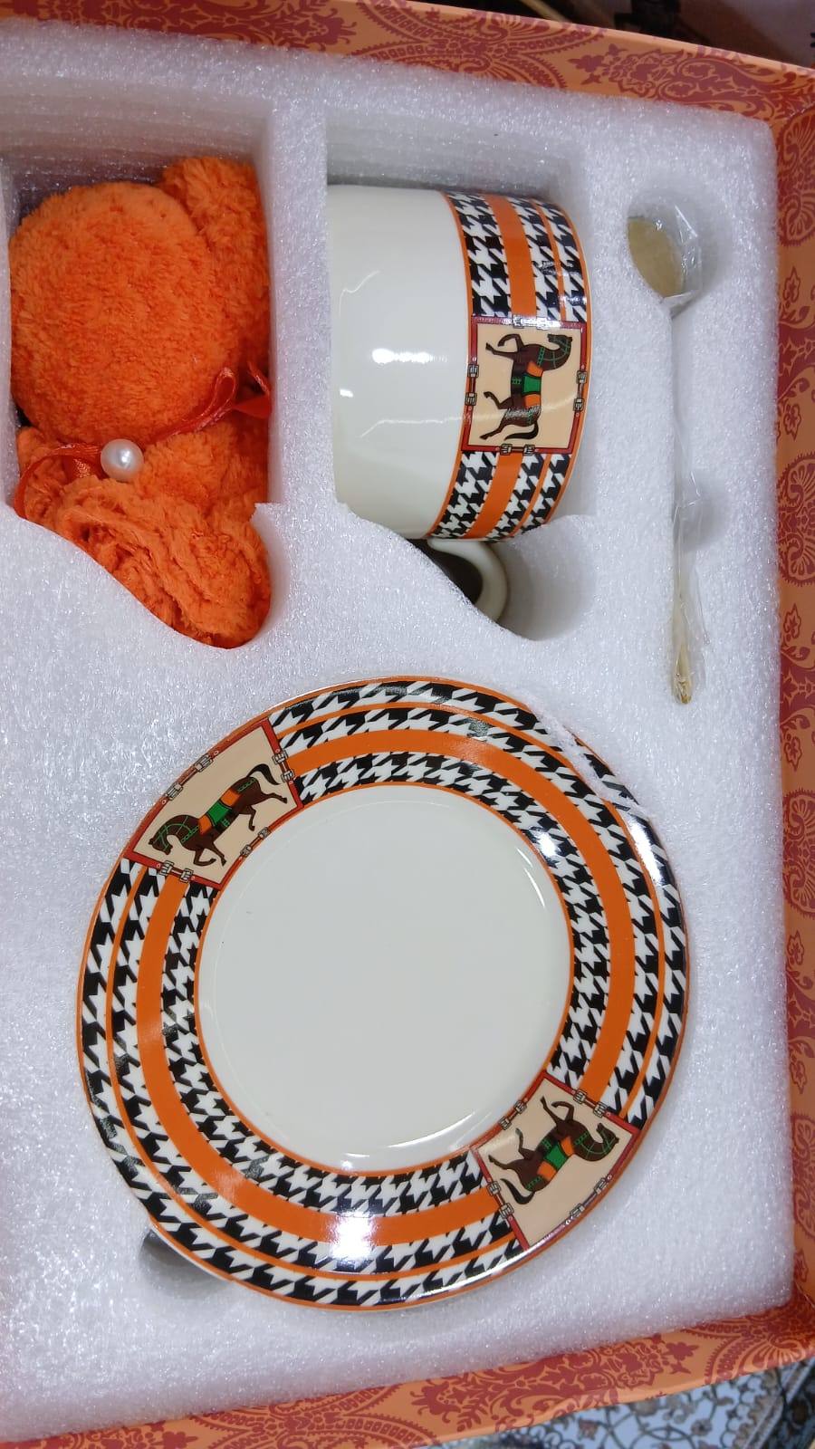 بكج هدية 4 قطع مج مع دبدوب